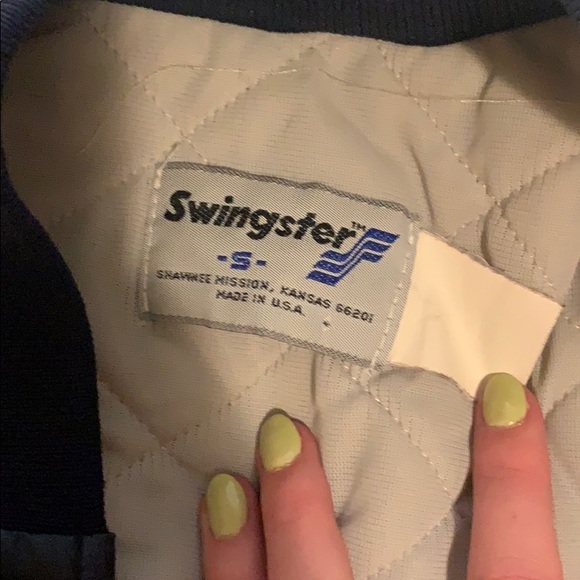 Vintage Braves bomber jacket - Picture 2 of 6